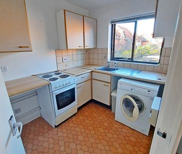 1 Bed Flat, Napier Court, BS1 - Photo 5