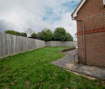 Room For Rent 12 Maple Wood, Havant - Photo 4