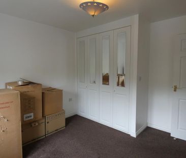 4 bedroom end of terrace house to rent - Photo 4