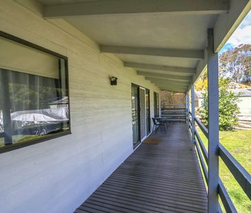 FULLY FURNISHED ISLAND HIDEAWAY - UTILITIES INCLUDED - Photo 6