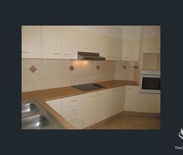 Spacious Family Home - Photo 5