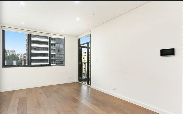 Waterloo Modern one bedroom apartment for rent!! - Photo 1