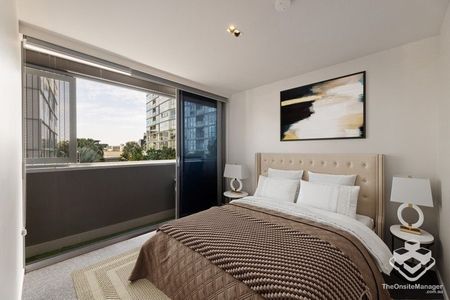 3 Bedroom Modern Luxury at Gasworks - Photo 3