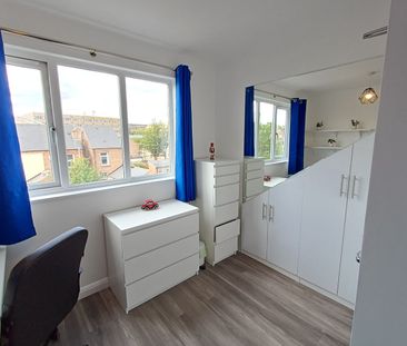 5 Bed Semi-Detached House, City Road, NG7 - Photo 3