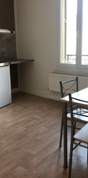 Appartement à louer - REIMS - PLACE LUTON - Photo 1