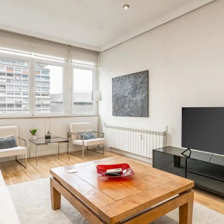 Piso de alquiler en Cuatro Caminos - Azca - Foto 1