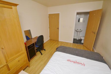 2 bedroom flat to rent - Photo 5