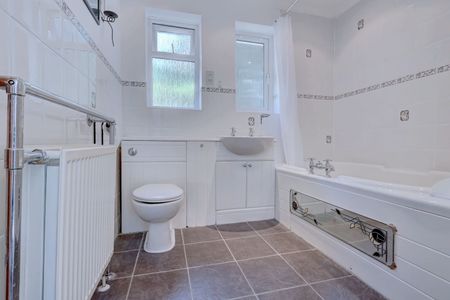3 bedroom semi detached house to rent - Photo 3