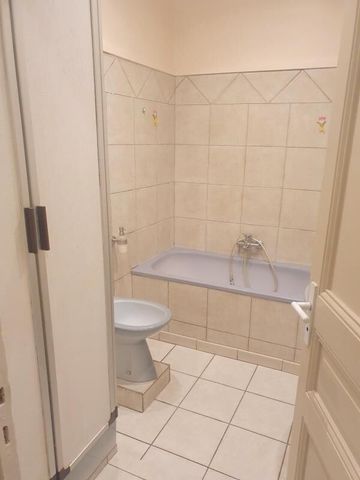 Appartement 2 pièces 66m2 MARSEILLE 4EME 980 euros - Photo 5