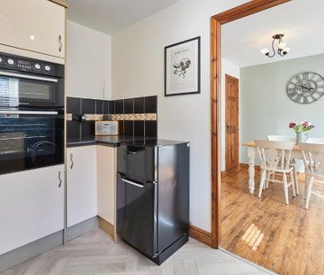 3 bedroom semi-detached house to rent - Photo 3
