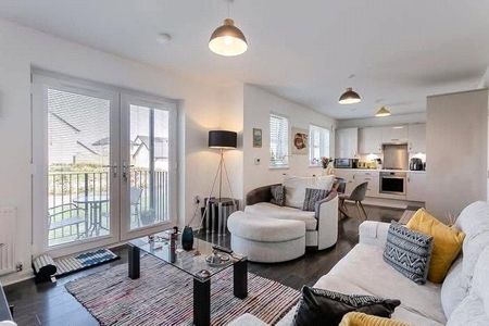 2 bedroom ground floor flat to rent - Photo 2