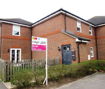 North Town Road, Maidenhead - Photo 2
