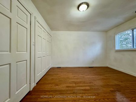 Detached Home For Lease | X8118646 - Photo 2