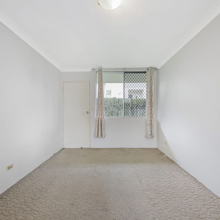 2/8 Harry St, Zillmere - Photo 1