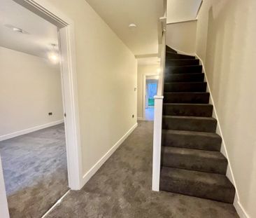 Sackville Street - Photo 5