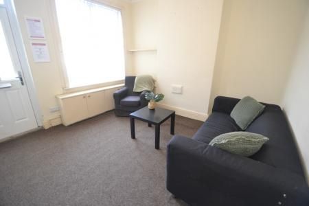 Beeston Road, Nottingham, NG7 - Photo 1