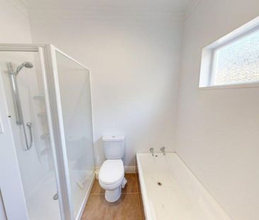 Character College Estate home - Photo 5