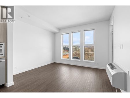 Top Floor Penthouse unit 2 bed 1 bath at URBANA - Photo 5
