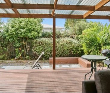 Leamington - 3 Bedrooms - Photo 4