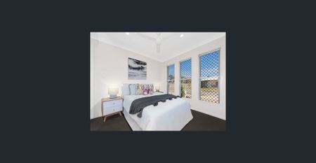 Contemporary and Comfortable Living in a Oonoonba! - Photo 2