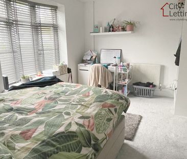 2 Bedroom Mid Terraced House - Photo 6