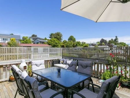 Large Family Home, Excellent School Zone - Photo 4