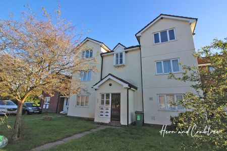 2 Bedroom Apartment - Purpose Built - Photo 5