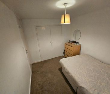 4 bedroom terraced house to rent - Photo 2