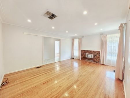 12 Wordsworth Avenue, Clayton South VIC 3169 - House For Rent | Domain - Photo 2