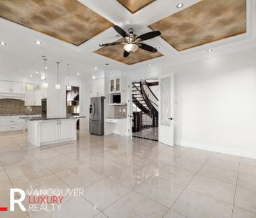 House in Vancouver East Side, British Columbia - Photo 3