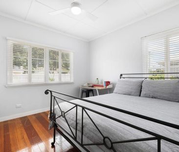 8 Holberton Street, Zillmere QLD 4034 - House For Rent | Domain - Photo 4