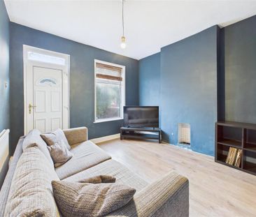 2 bedroom end of terrace house to rent - Photo 2