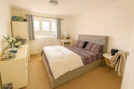 Rathbone Crescent, PETERBOROUGH - Photo 3