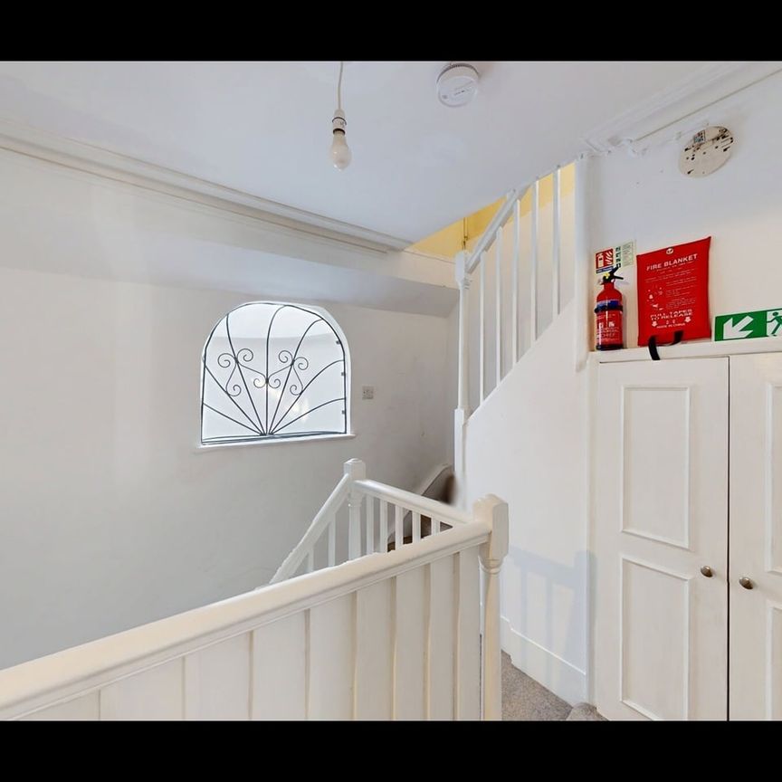 Room in a Shared Flat, Ensuite Double Room, WC2N - Photo 1