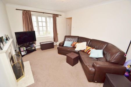 3 bedroom detached house to rent - Photo 2