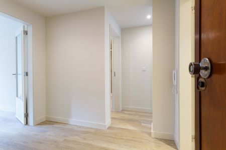 2 Bedroom Apartment with Balcony in the Heart of Monte do Estoril – 10 Minutes from the Beach - Photo 3