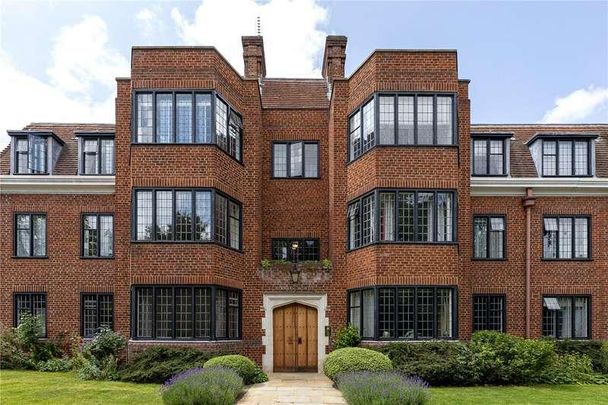 Manor Fields, London, SW15 - Photo 1