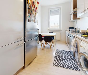 IMMOPARTNER - Große Wohnung mit Altbauflair - Photo 1