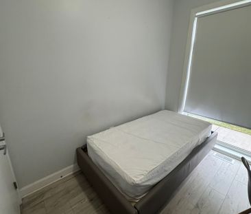 105 Amaya, Ottawa, ON K2A 3X7 - Photo 3
