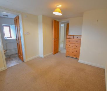 3 bedroom detached house to rent - Photo 6