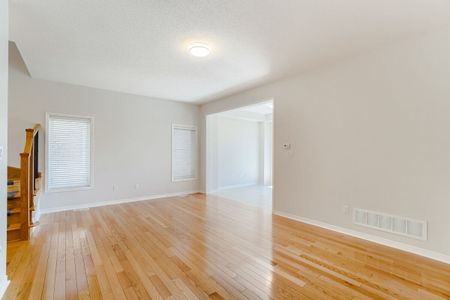 For Lease - 160 Gentile Circle, Vaughan, Ontario - Photo 4