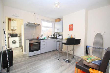 2 bedroom house share to rent - Photo 5