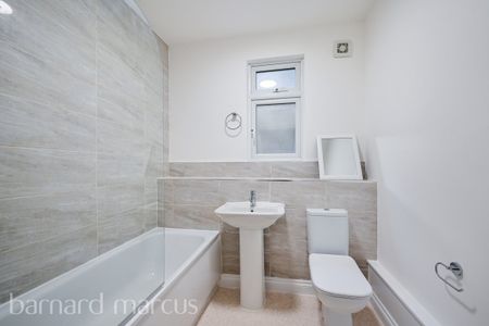 Amen Corner, London - Photo 5