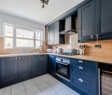 3 bedroom semi-detached house to rent - Photo 2