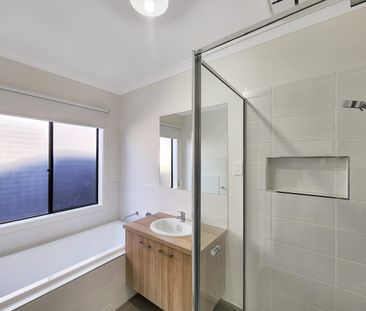 Amazing Family Home! - Photo 2