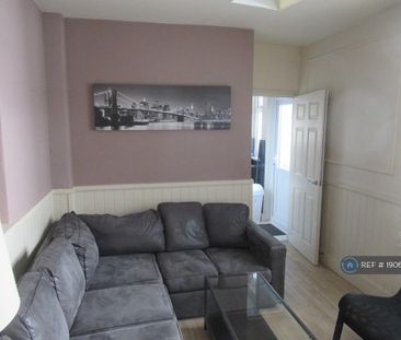 6 bedroom terraced house to rent - Photo 2