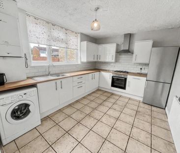 3 bedroom terraced house to rent - Photo 5