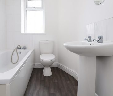 2 bedroom terraced house to rent - Photo 6