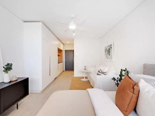 Studio with 1 bathroom - Photo 1