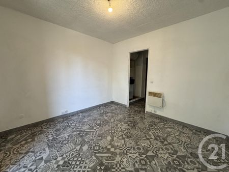 Location Appartement 2 pièces 32m² MARSEILLE 10ème - Photo 2